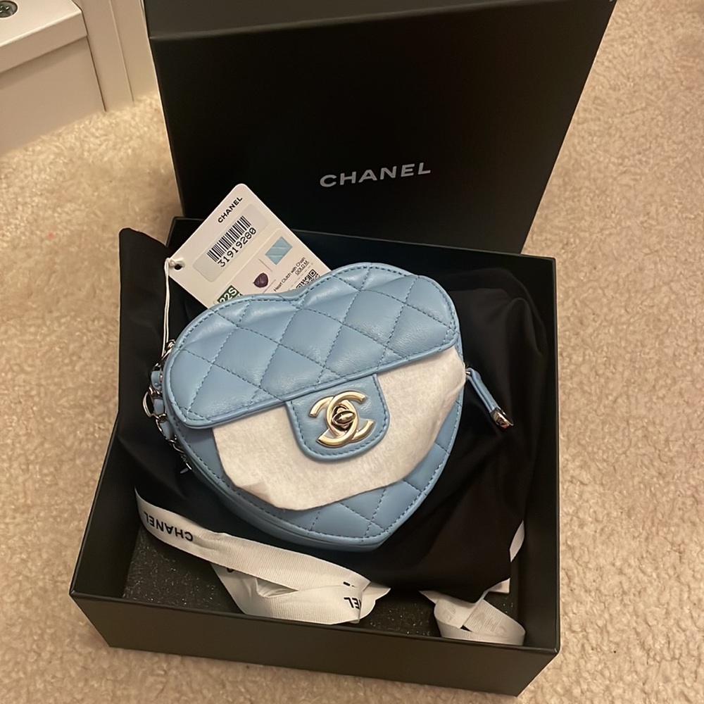 š„Rare baby light blue Chanel heart bagš„ - Picture 6 of 8